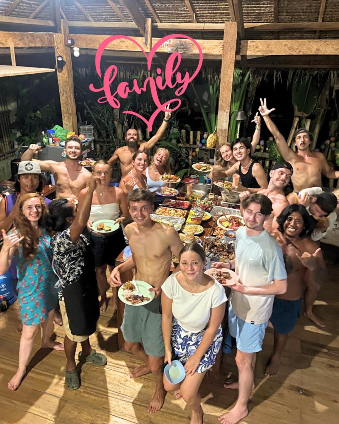Three Little Birds Surf Hostel General Luna  Bagian luar foto