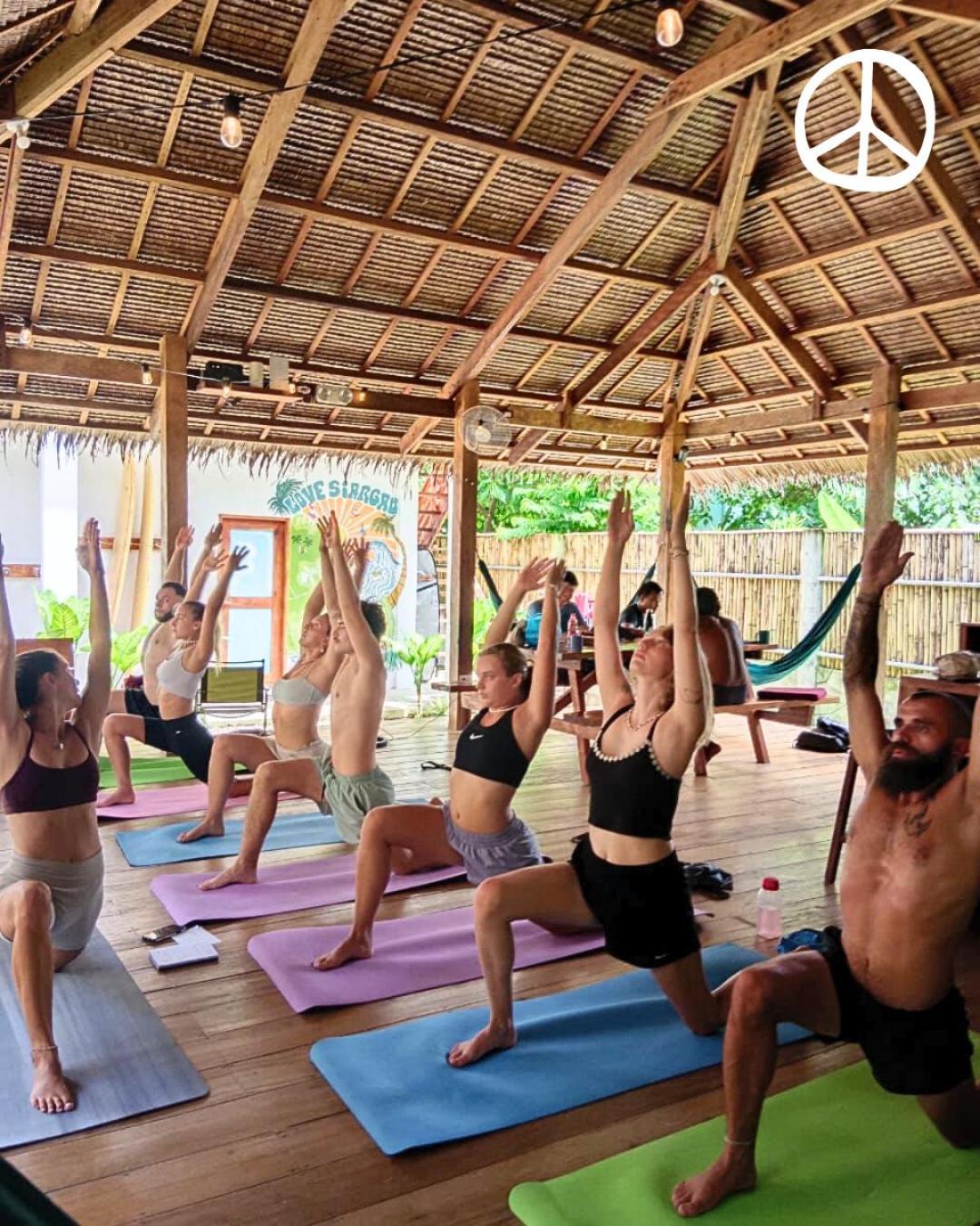 Three Little Birds Surf Hostel General Luna  Bagian luar foto