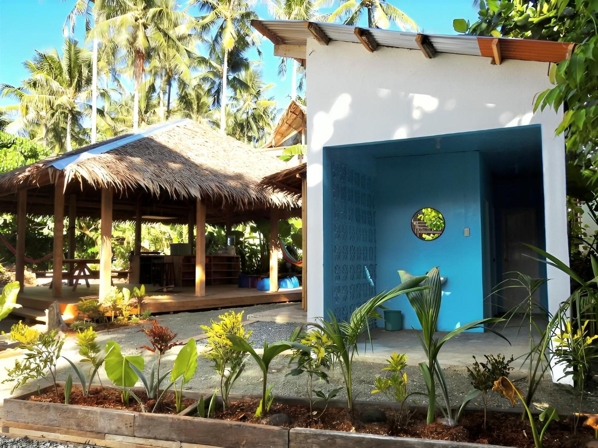 Three Little Birds Surf Hostel General Luna  Bagian luar foto